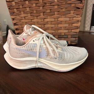 Nike air zoom Pegasus 37 women’s size running shoe size 6